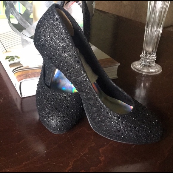 Black sparkly pumps - Picture 2 of 5